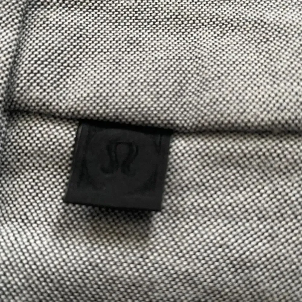 Lululemon Light Gray Knit Chino Shorts Men’s Sz 31
